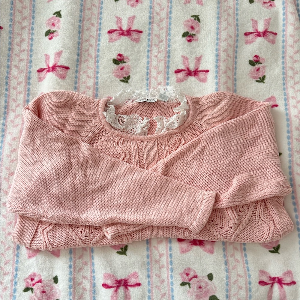 Coquette vintage pink sweater with lace collar - Picture 5 of 6